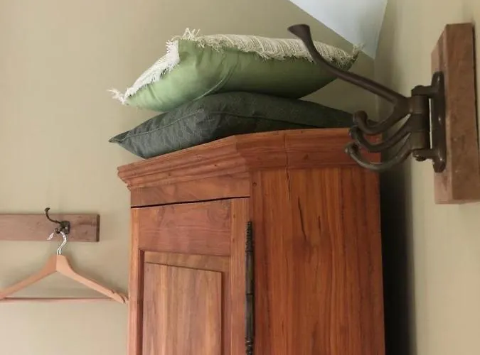 The Cat And The Owl Bed and breakfast